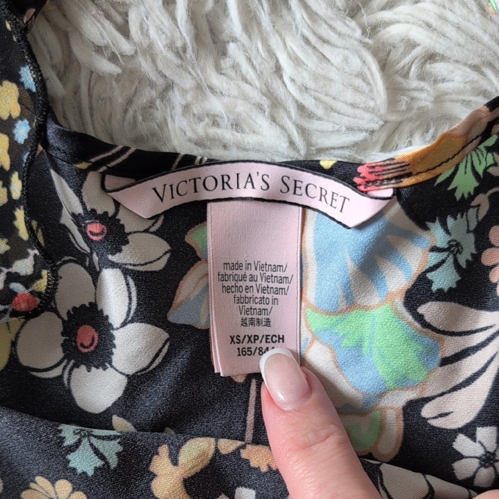 Victoria's Secret Green Black Pajama Set - Picture 8 of 10